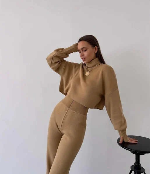 Balıkçı Yaka Üst Geniş Paça Alt London Kadın Vizon Triko Takım