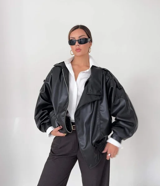 Düğme Detaylı Fermuarlı Beledan Siyah Kadın Deri Mont