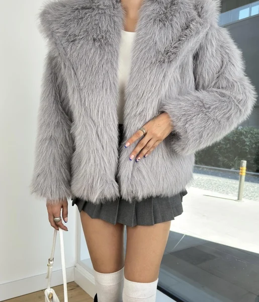 Yanları Cepli Kapamasız Gaja Gri Kadın Kürk