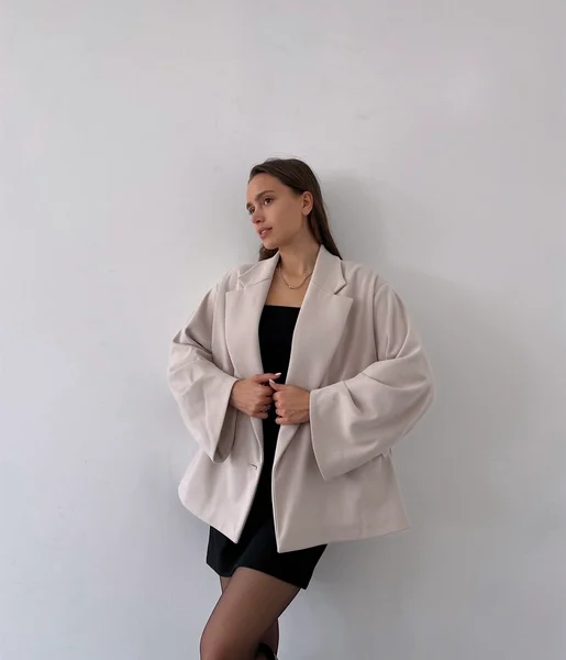 Ön Düğme Kapamalı Geniş Kesim Kayo Kadın Taş Renk Kaban