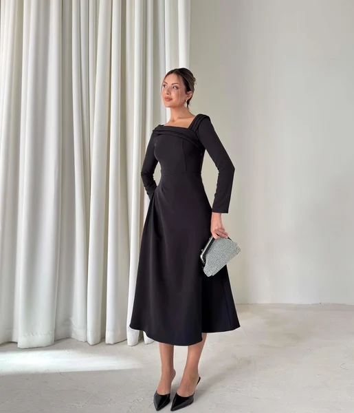 Asimetrik Yaka Uzun Kollu Keyli Siyah Kadın Midi Elbise