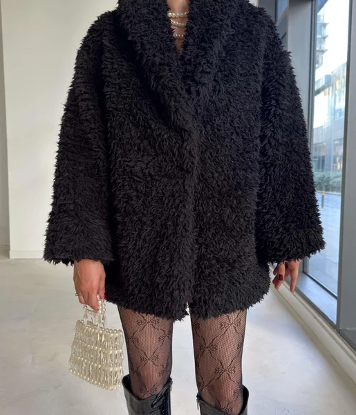 Önü Kapamalı Peluş Pevrida Siyah Kadın Kürk Mont