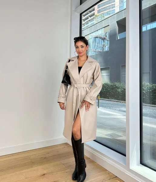 Beli Ve Kol Ucu Kemer Detaylı Sanders Kadın Bej Deri Kaban