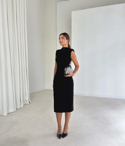 Vatkalı Yüksek Yaka Terle Siyah Kadın Elbise