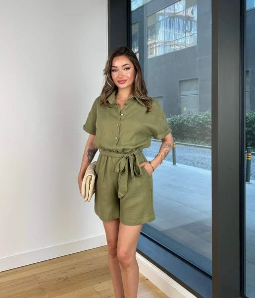 Önü Düğmeli Belden Bağlamalı Teyle Haki Kadın Şort Tulum