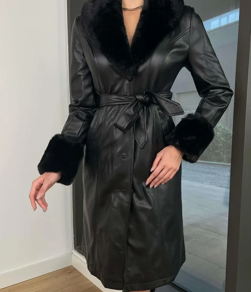 Belden Kuşaklı Thian Kadın Siyah Kürklü Vegan Deri Kaban