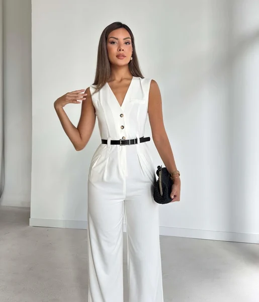 V Yaka Düğme Kapamalı Beli Kemerli Pens Detaylı Bol Paça Velvıt Ekru Kadın Tulum